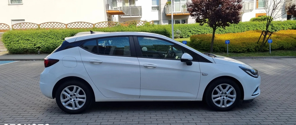 Opel Astra cena 44900 przebieg: 118000, rok produkcji 2019 z Gdańsk małe 154